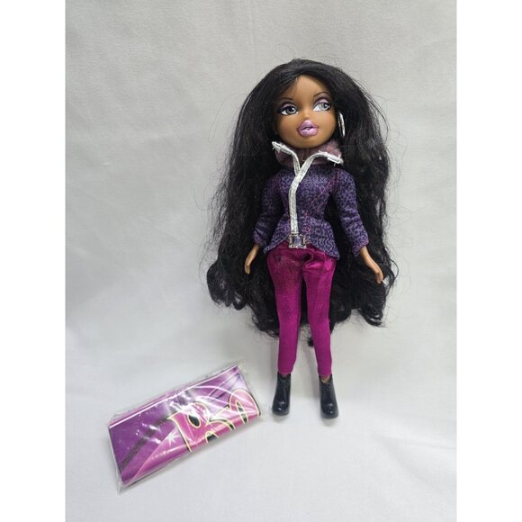Bratz Doll 10th Anniversary Lydia With Poster - Picture 1 of 10